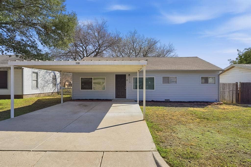 110 N Redford Lane, White Settlement, TX 76108