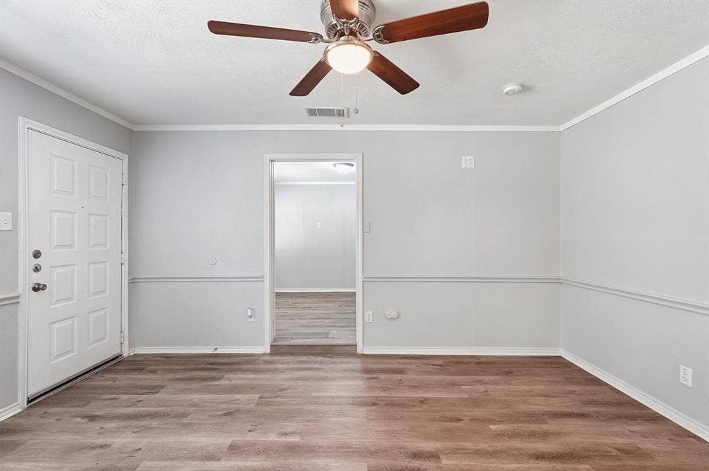 110 N Redford Lane, White Settlement, TX 76108