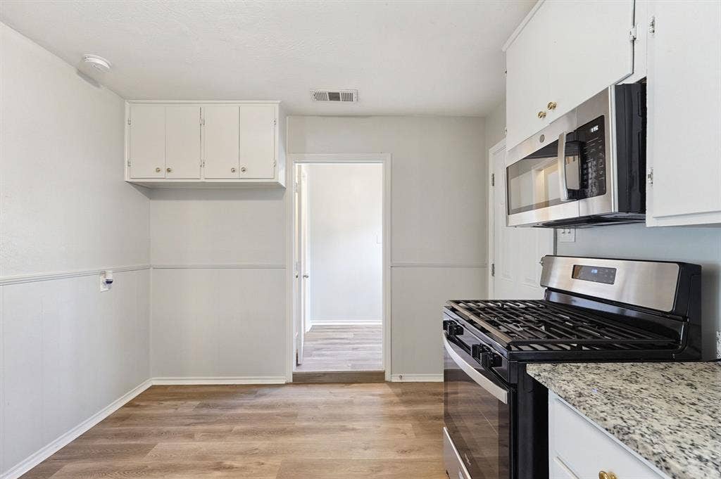 110 N Redford Lane, White Settlement, TX 76108