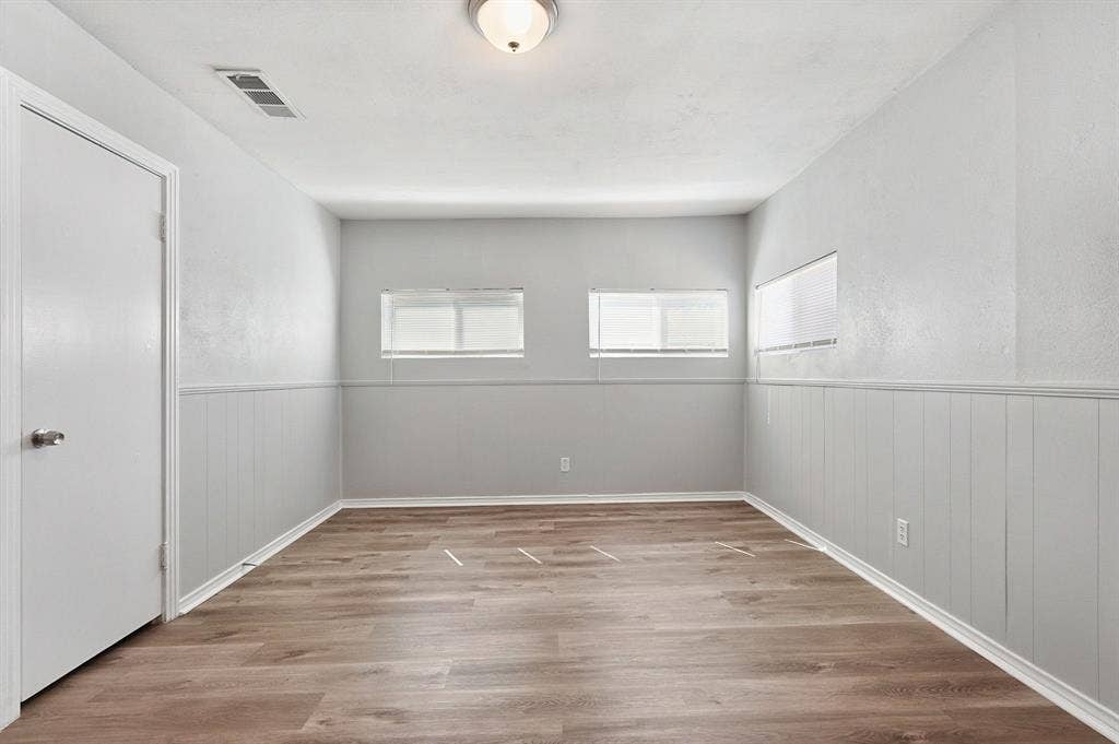 110 N Redford Lane, White Settlement, TX 76108