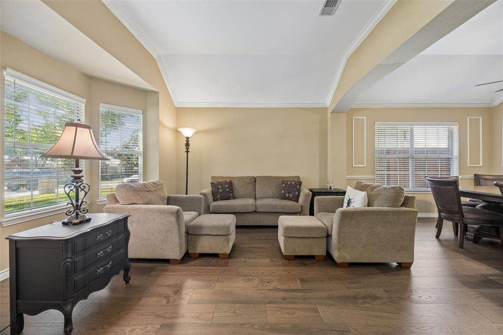 8408 Prescott Circle, Frisco, TX 75033 8408 Prescott Circle, Frisco, TX 75033