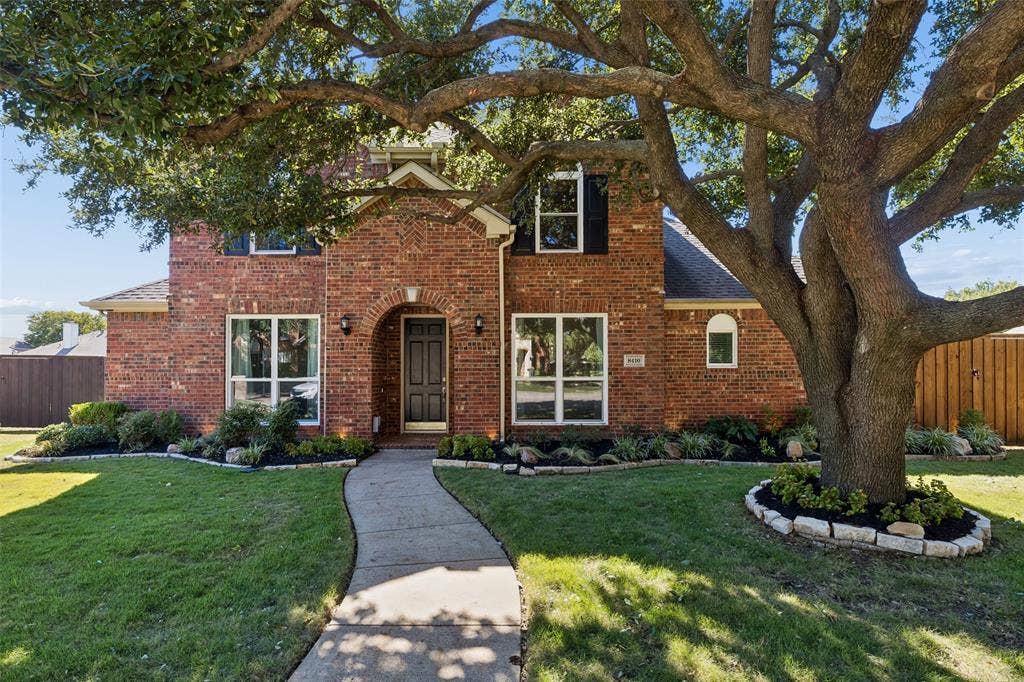 8410 Lexington Court, Rowlett, TX 75089 Welcome Home!