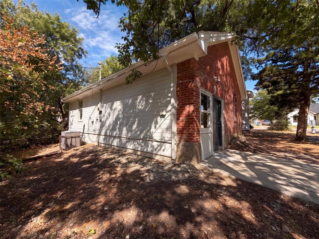 1322 E Waco Avenue, Dallas, TX 75216 1322 E Waco Avenue, Dallas, TX 75216