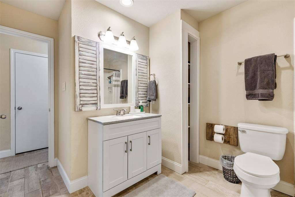 2918 Clover Lane, Euless, TX 76039 2918 Clover Lane, Euless, TX 76039