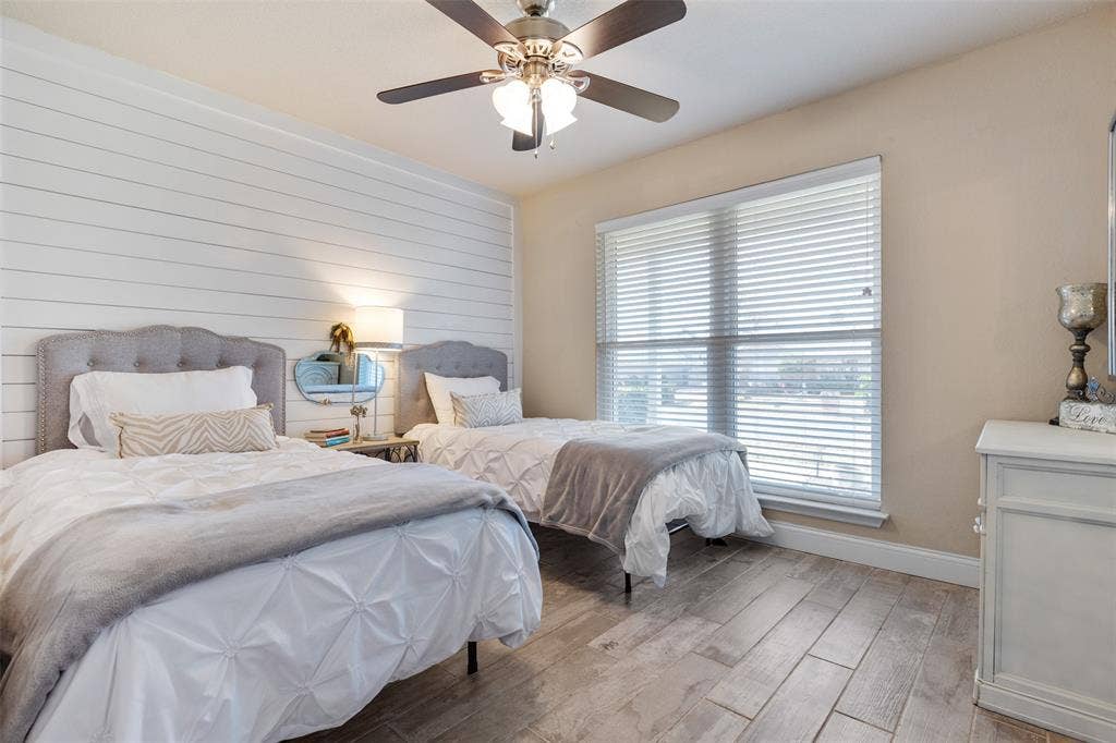 2918 Clover Lane, Euless, TX 76039 2918 Clover Lane, Euless, TX 76039