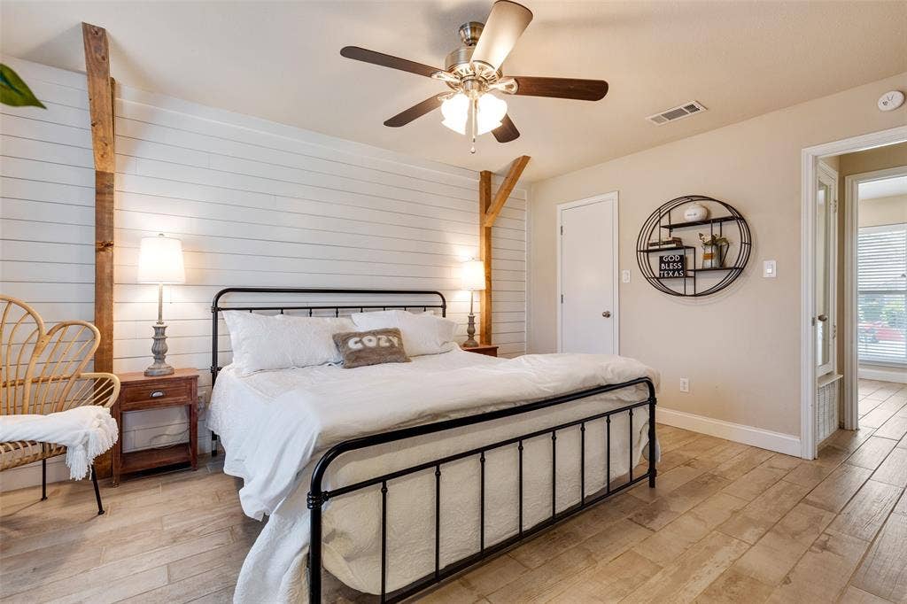 2918 Clover Lane, Euless, TX 76039 2918 Clover Lane, Euless, TX 76039