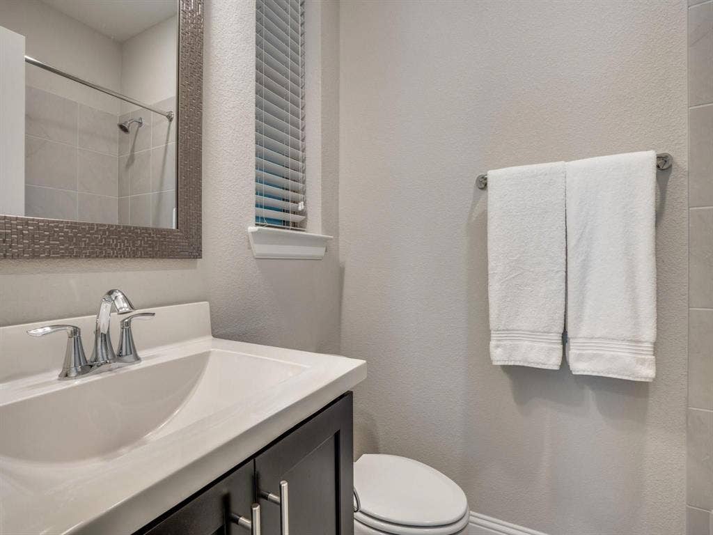 1074 Manacor Lane, Dallas, TX 75212 1074 Manacor Lane, Dallas, TX 75212