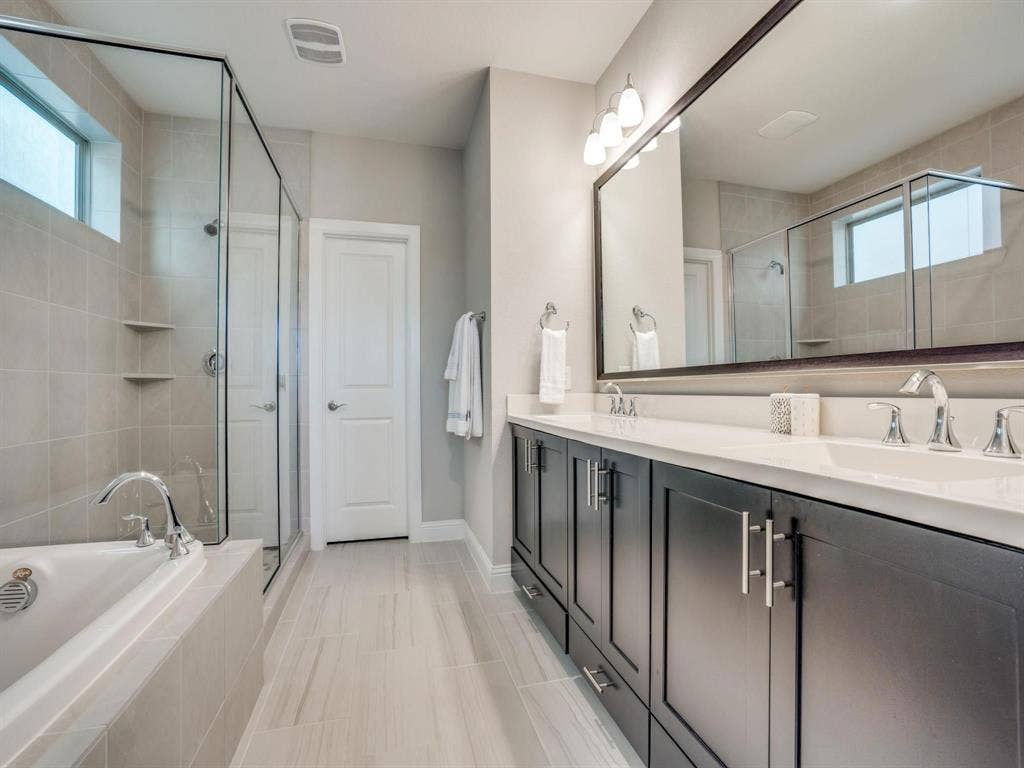 1074 Manacor Lane, Dallas, TX 75212 1074 Manacor Lane, Dallas, TX 75212