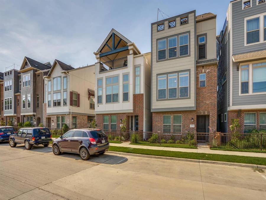 Property photo for 1074 Manacor Lane, Dallas, TX