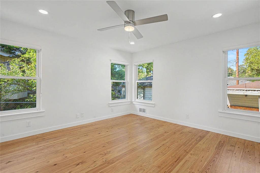 103 S Plymouth Road, Dallas, TX 75211 103 S Plymouth Road, Dallas, TX 75211
