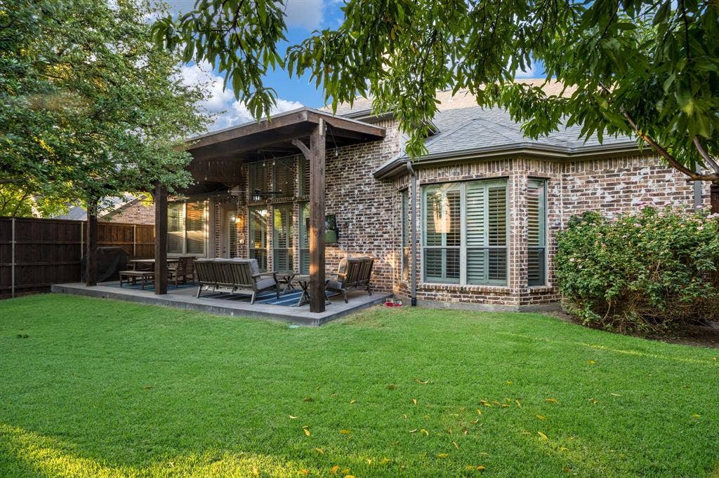 backyard covering with nice concrete base for entertaining