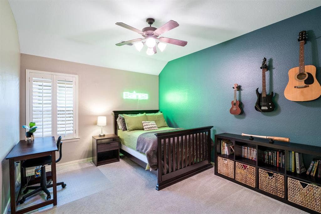3rd bedroom upstairs