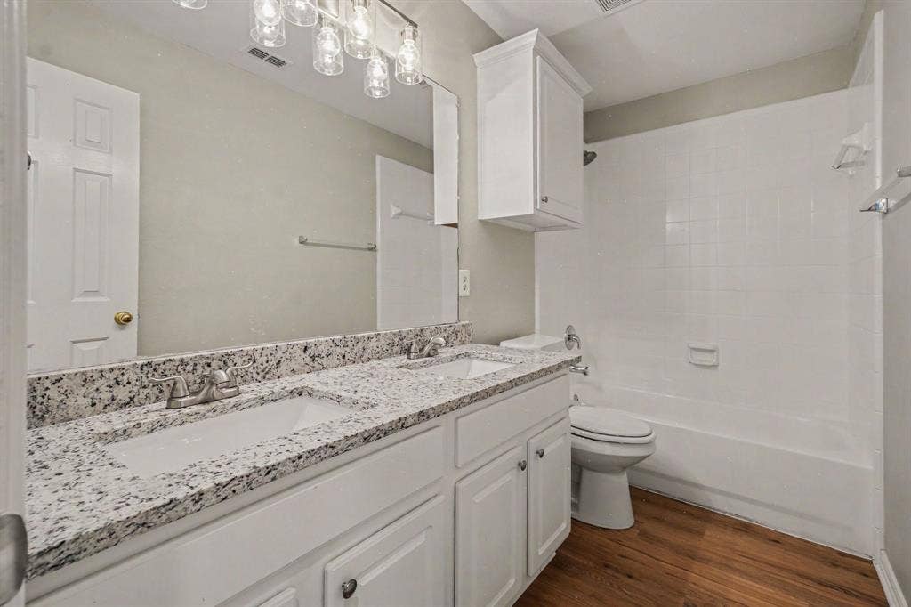 8412 Indianola Drive, Frisco, TX 75033 8412 Indianola Drive, Frisco, TX 75033