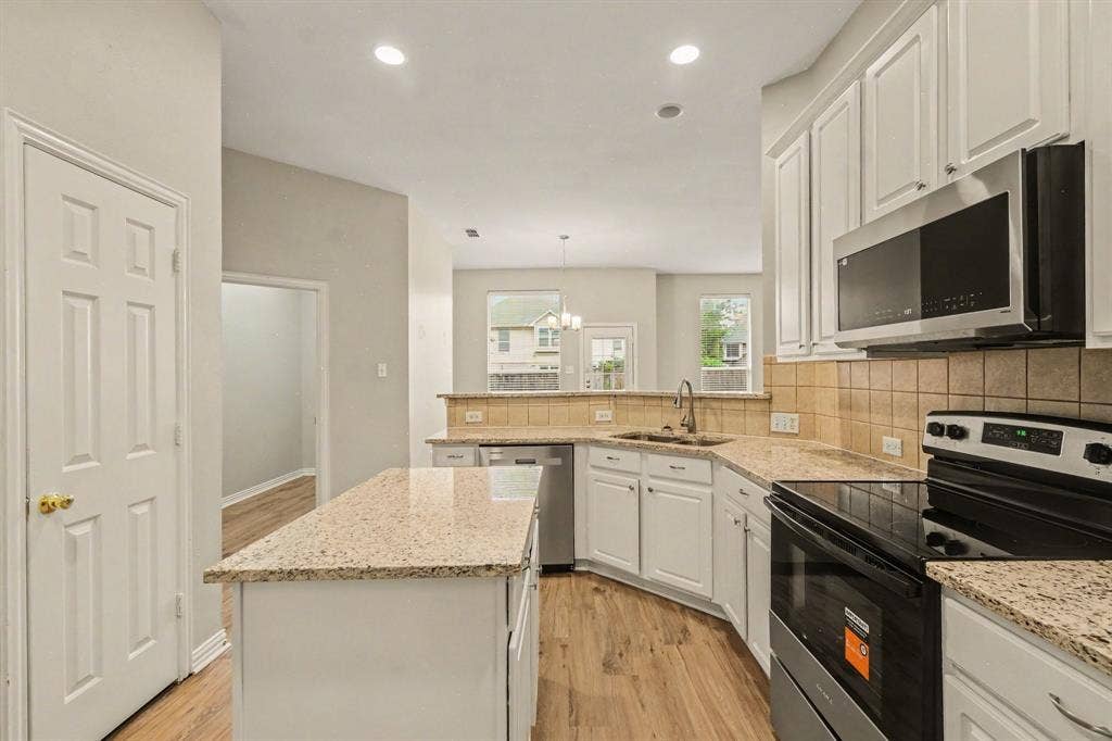 8412 Indianola Drive, Frisco, TX 75033 8412 Indianola Drive, Frisco, TX 75033
