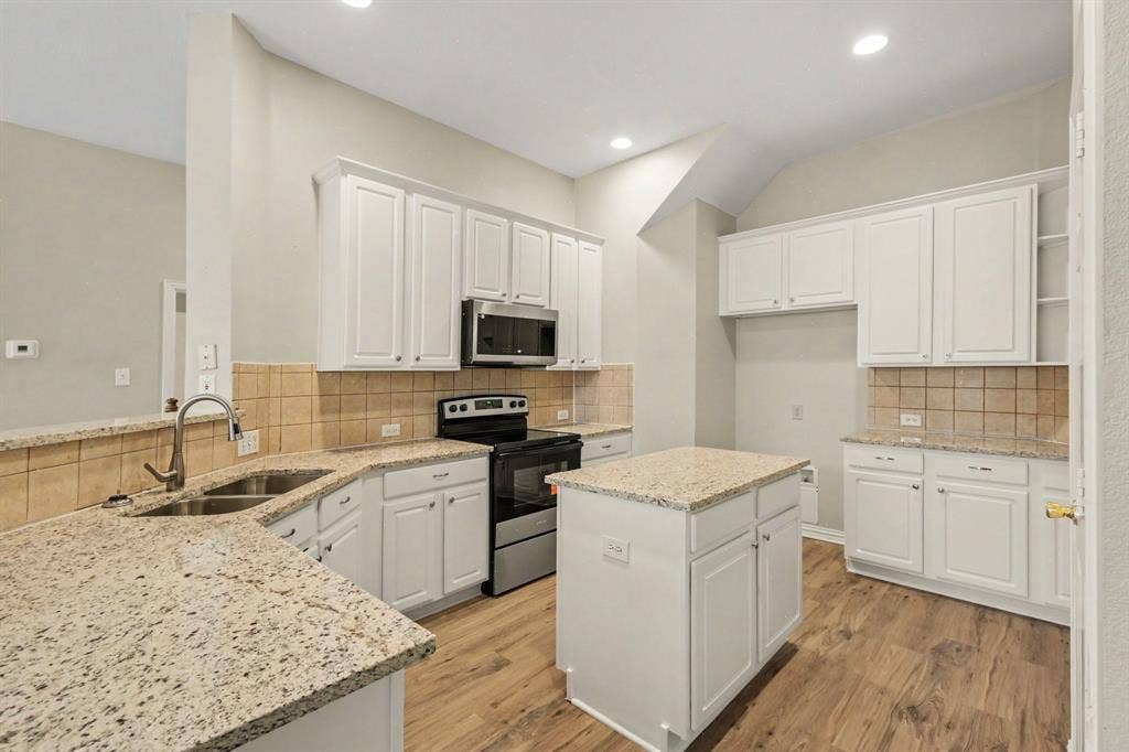 8412 Indianola Drive, Frisco, TX 75033 8412 Indianola Drive, Frisco, TX 75033
