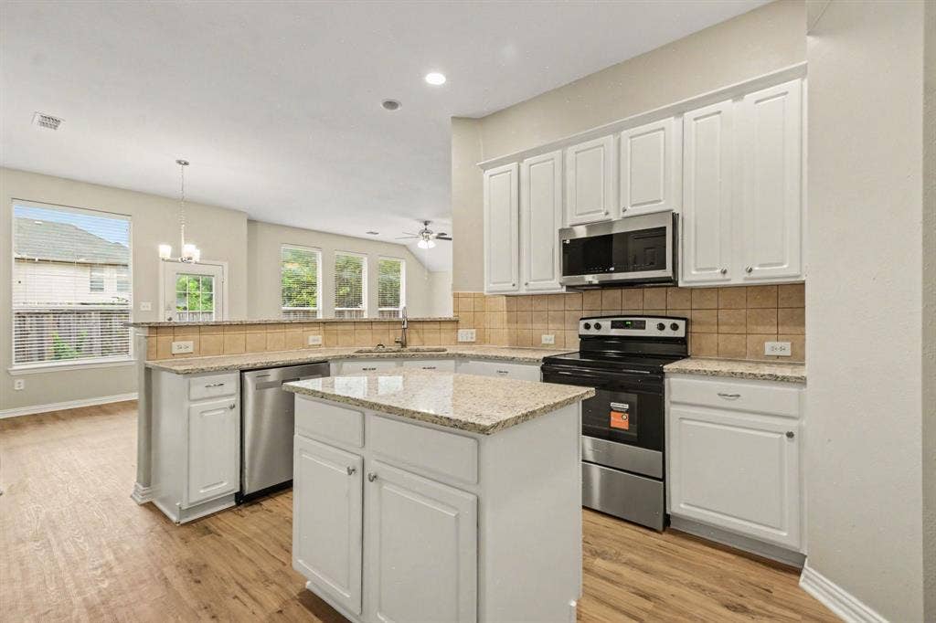 8412 Indianola Drive, Frisco, TX 75033 8412 Indianola Drive, Frisco, TX 75033