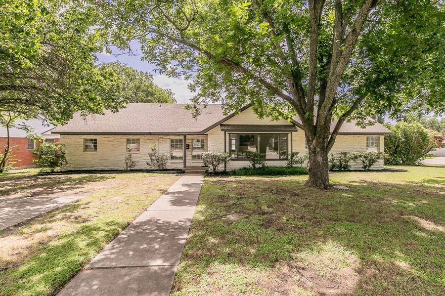 Property photo for 3909 Trail Lake Drive, Fort Worth, TX