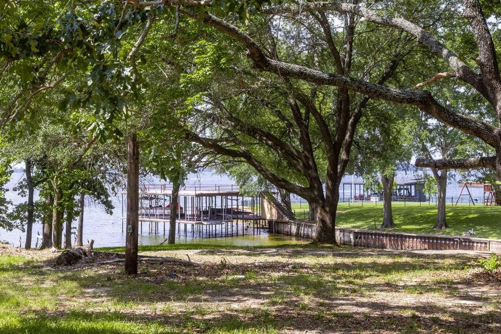 6851 Double Bridge Road, Mabank, TX 75156 6851 Double Bridge Road, Mabank, TX 75156