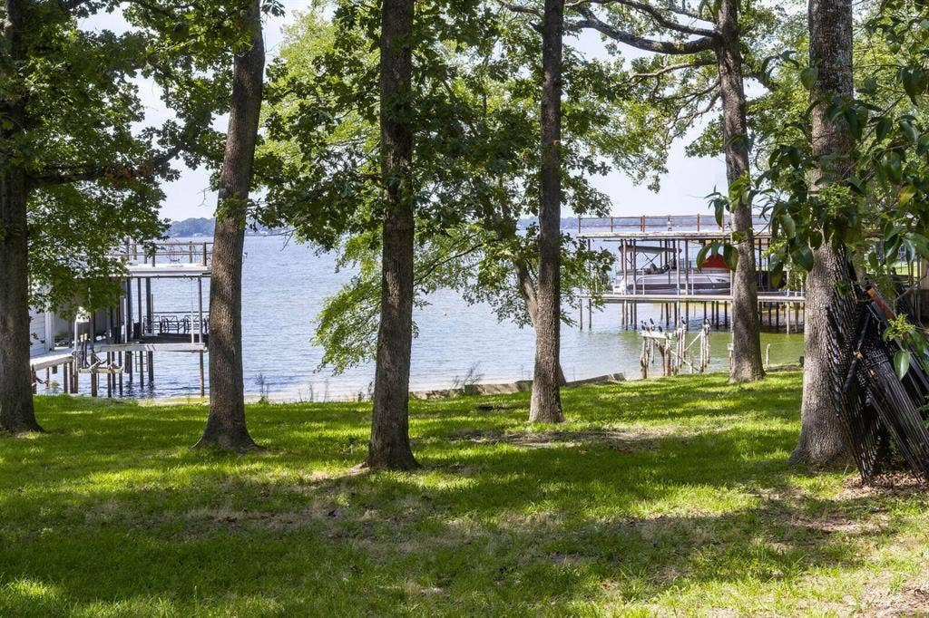 6851 Double Bridge Road, Mabank, TX 75156 6851 Double Bridge Road, Mabank, TX 75156