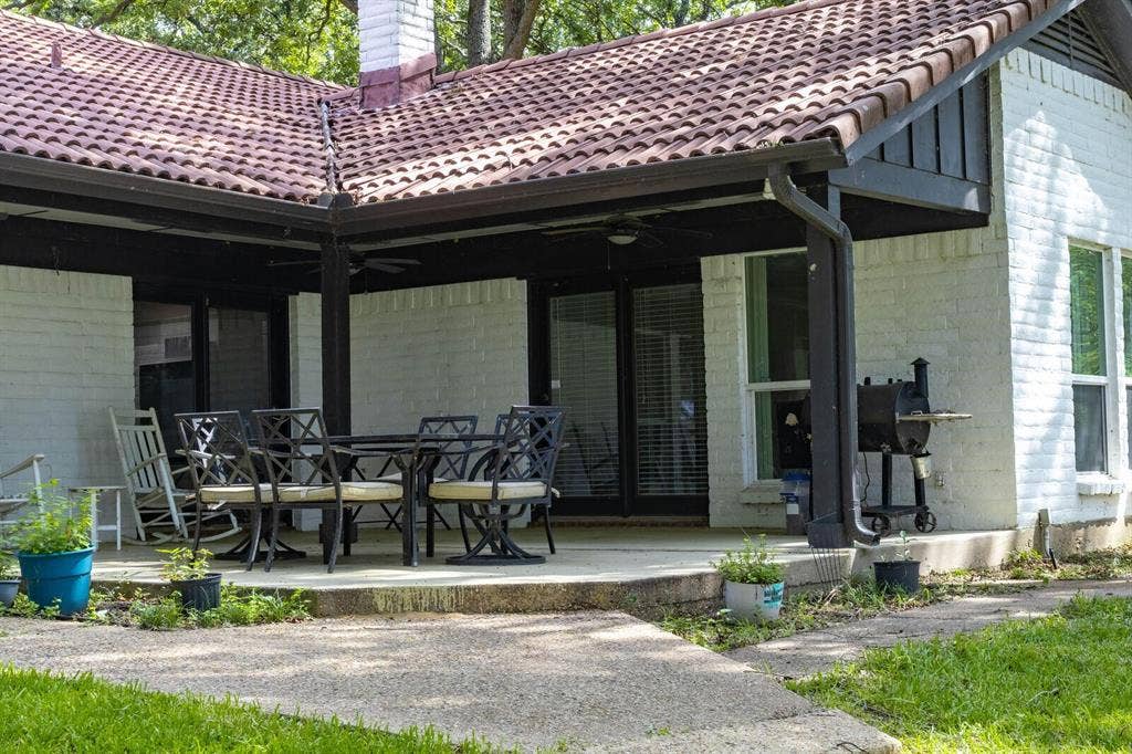6851 Double Bridge Road, Mabank, TX 75156 6851 Double Bridge Road, Mabank, TX 75156