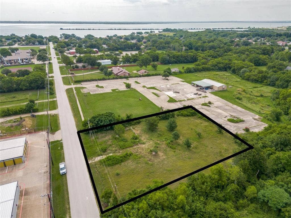 4926 Locust Grove Road, Garland, TX 75043 4926 Locust Grove Road, Garland, TX 75043