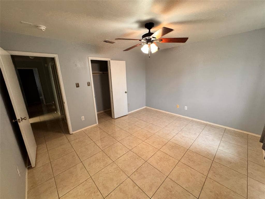 4470 Falls Drive, Dallas, TX 75211 4470 Falls Drive, Dallas, TX 75211