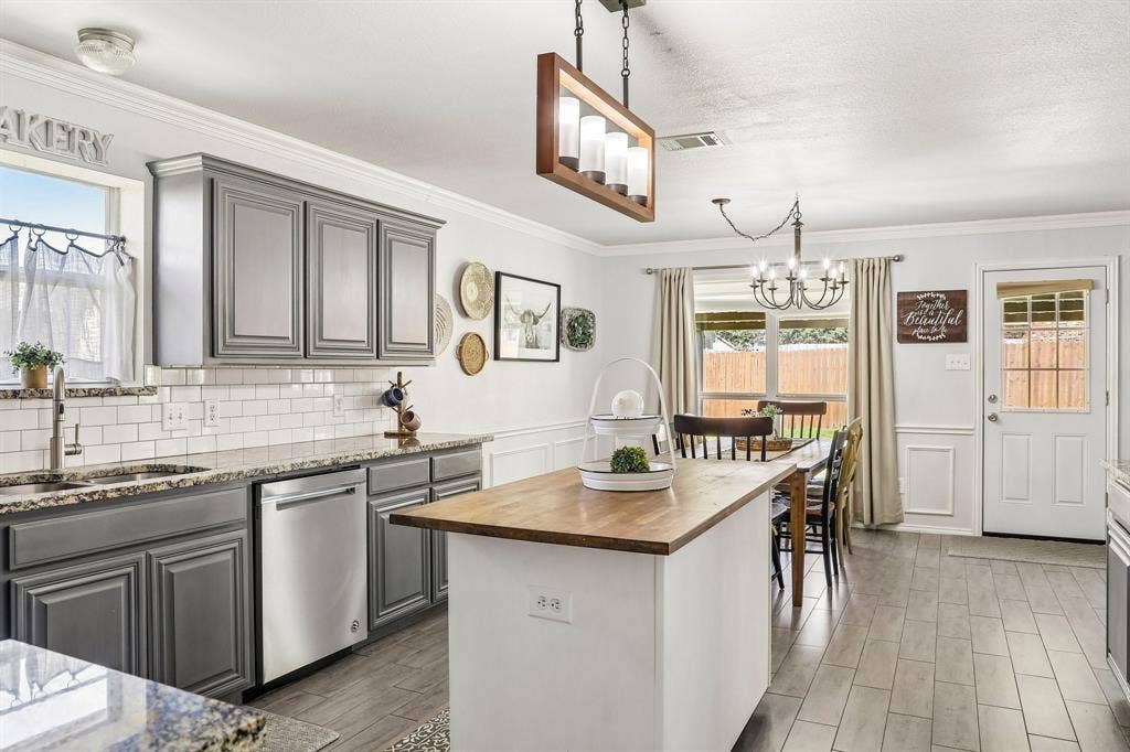 705 Mcalpin Road, Midlothian, TX 76065