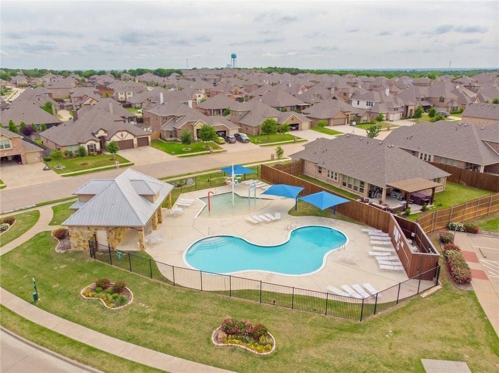 705 Mcalpin Road, Midlothian, TX 76065