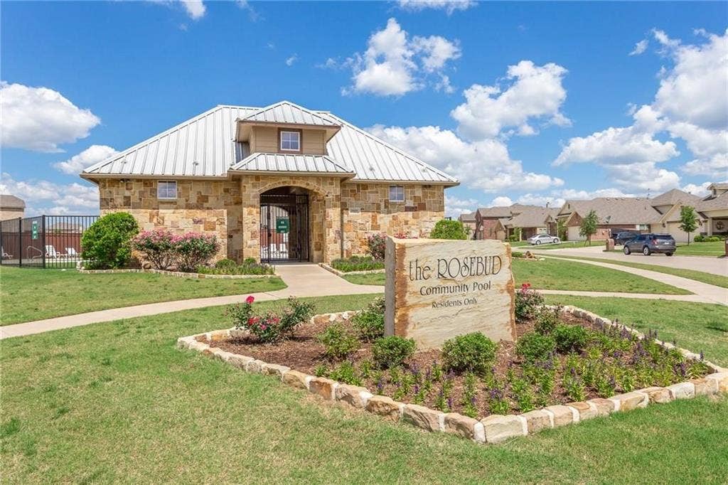 705 Mcalpin Road, Midlothian, TX 76065