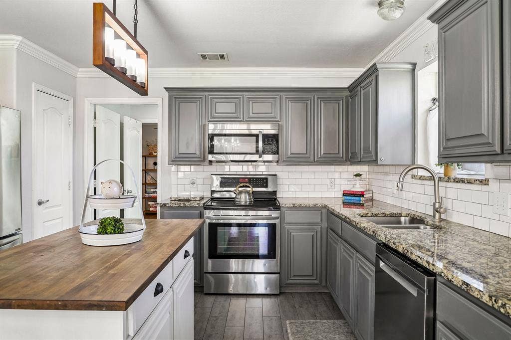 705 Mcalpin Road, Midlothian, TX 76065