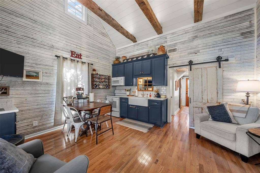 605 W Ronda Street, West, TX 76691 605 W Ronda Street, West, TX 76691