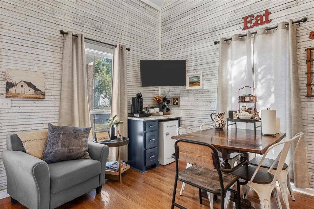 605 W Ronda Street, West, TX 76691 605 W Ronda Street, West, TX 76691
