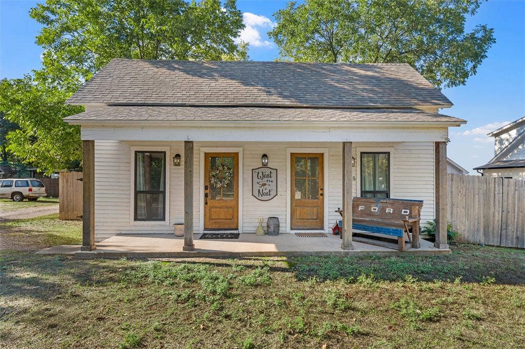 605 W Ronda Street, West, TX 76691 605 W Ronda Street, West, TX 76691