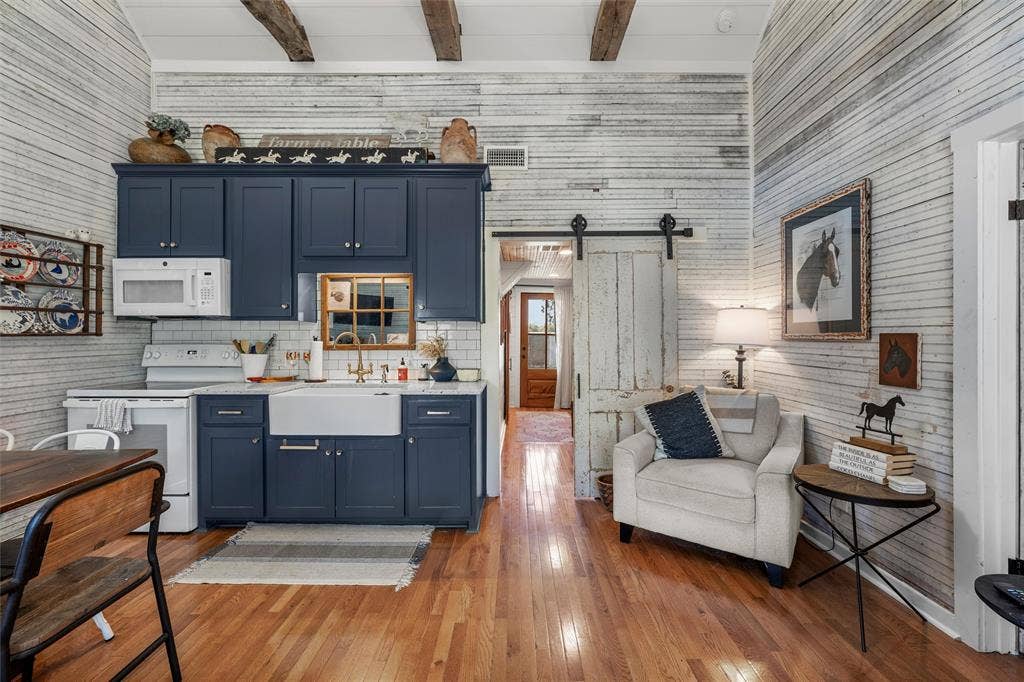 605 W Ronda Street, West, TX 76691 605 W Ronda Street, West, TX 76691