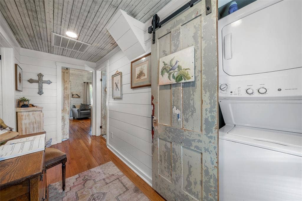 605 W Ronda Street, West, TX 76691 605 W Ronda Street, West, TX 76691