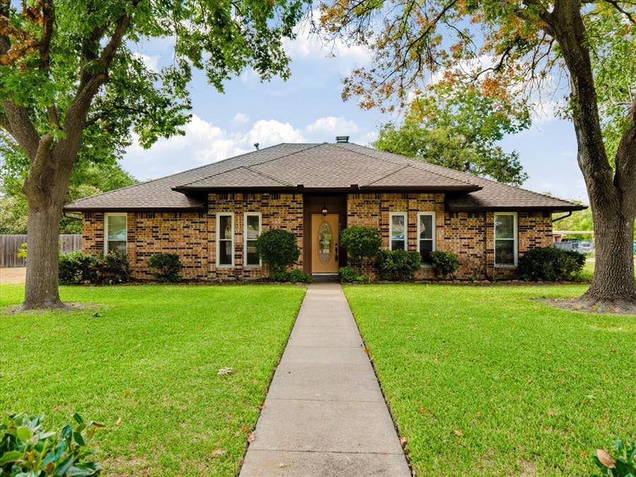 Property photo for 913 Lake Meadows Drive, Rockwall, TX
