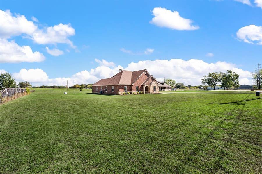 Property photo for 939 Old Reno Road, Reno, TX