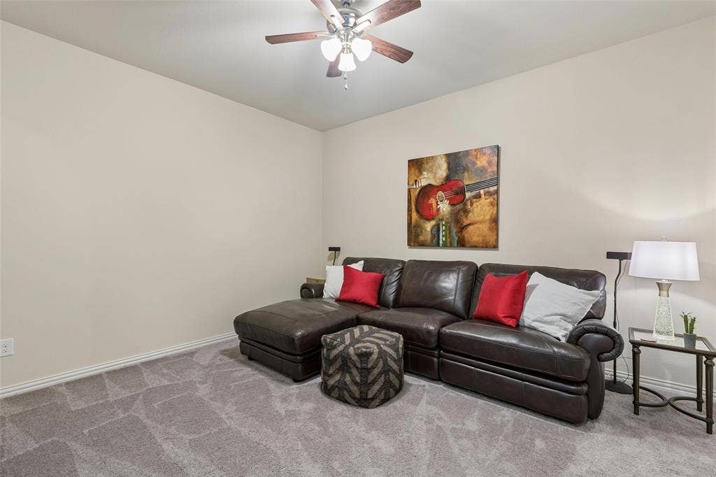 8209 Main Street, North Richland Hills, TX 76182