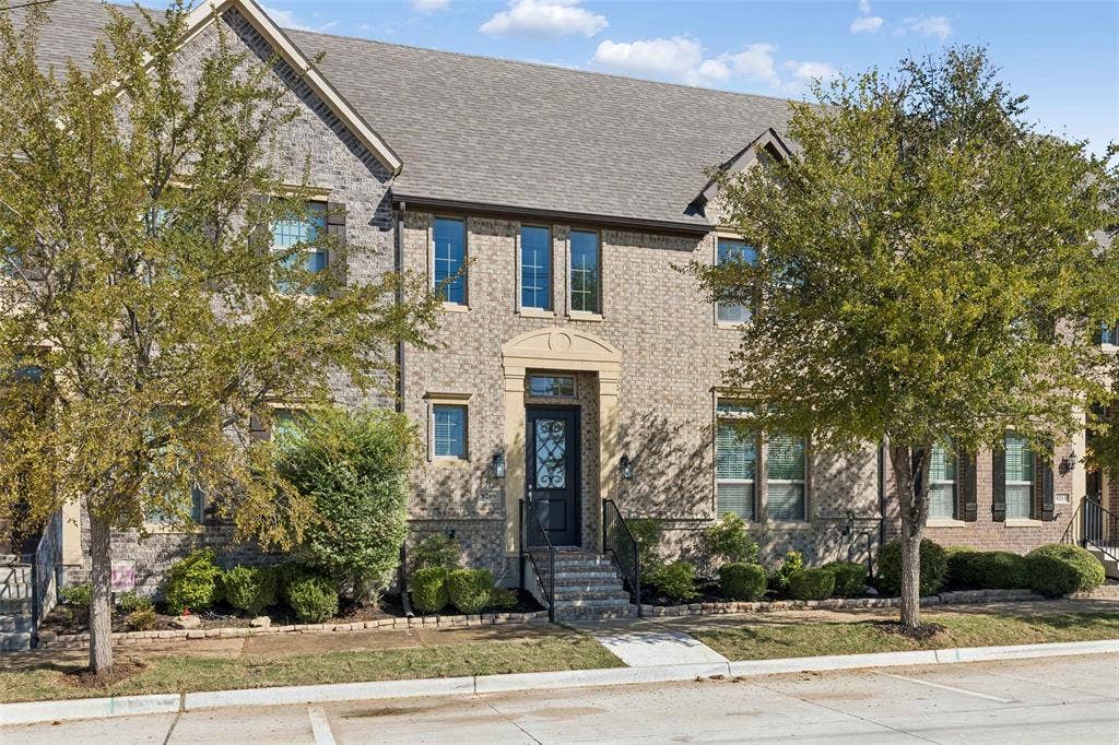 8209 Main Street, North Richland Hills, TX 76182