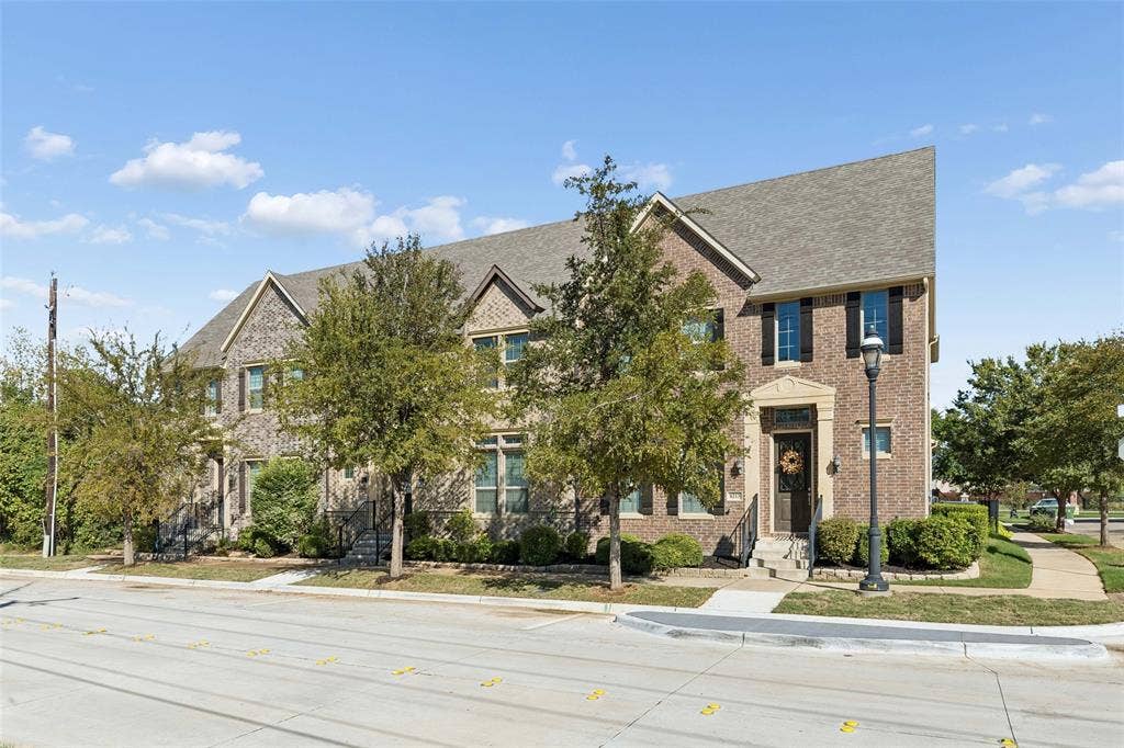 8209 Main Street, North Richland Hills, TX 76182