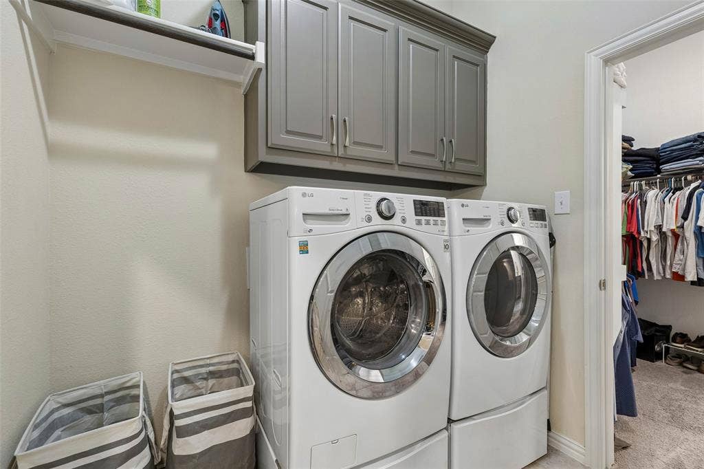8209 Main Street, North Richland Hills, TX 76182