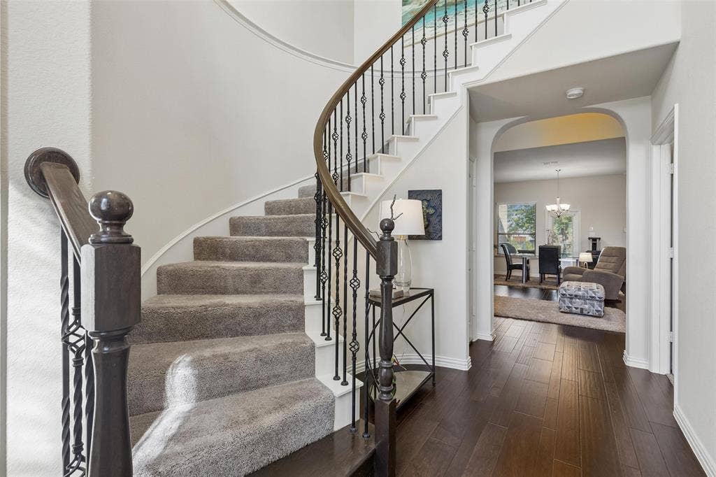 8209 Main Street, North Richland Hills, TX 76182