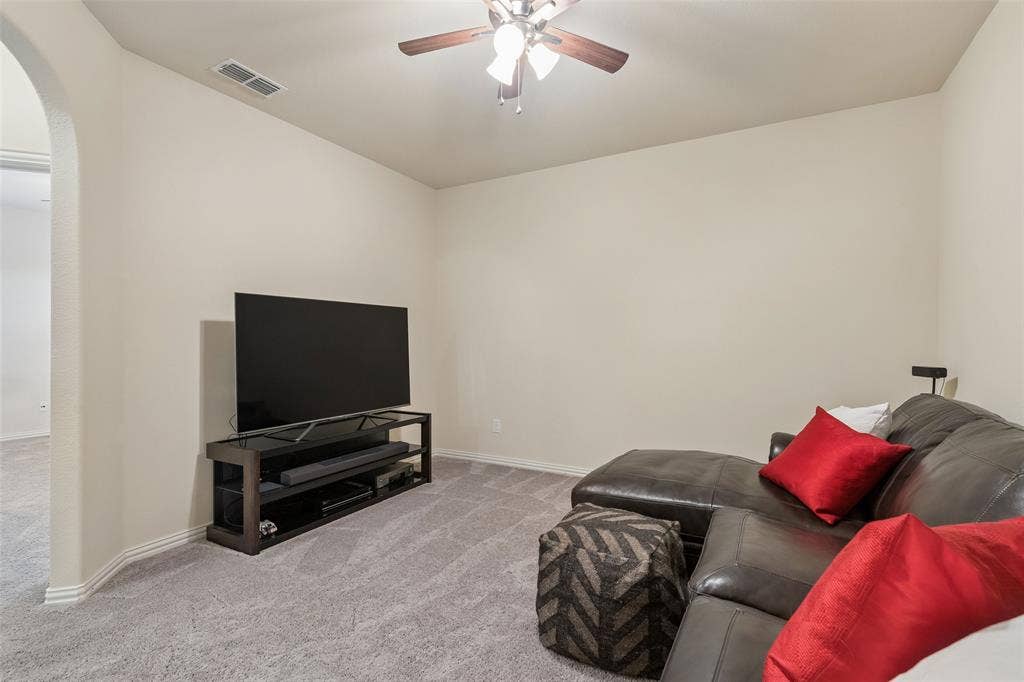 8209 Main Street, North Richland Hills, TX 76182