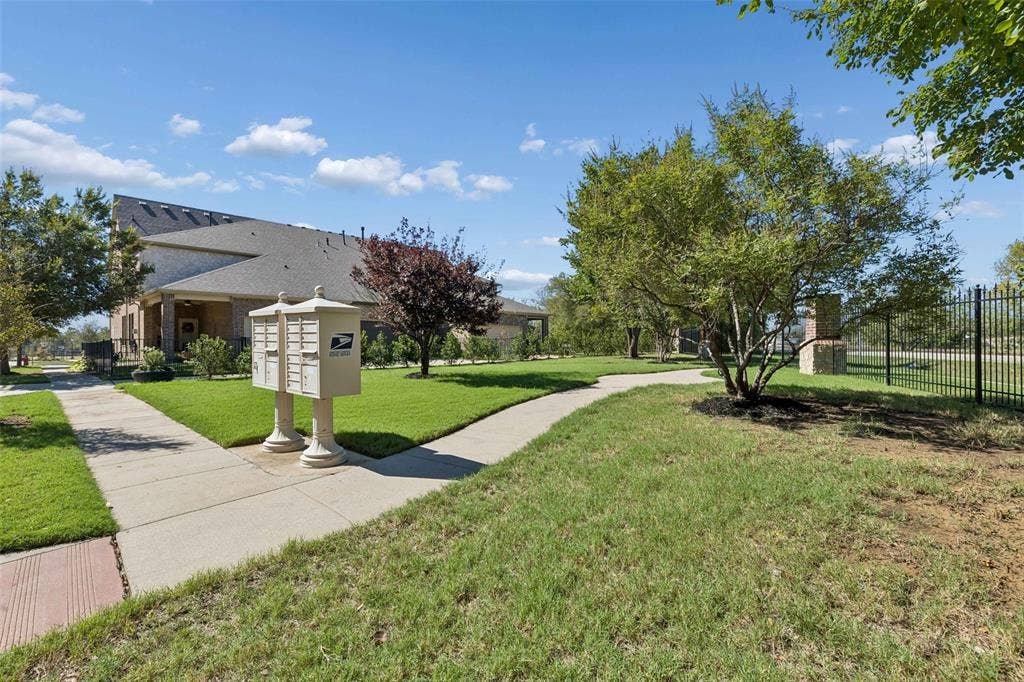8209 Main Street, North Richland Hills, TX 76182