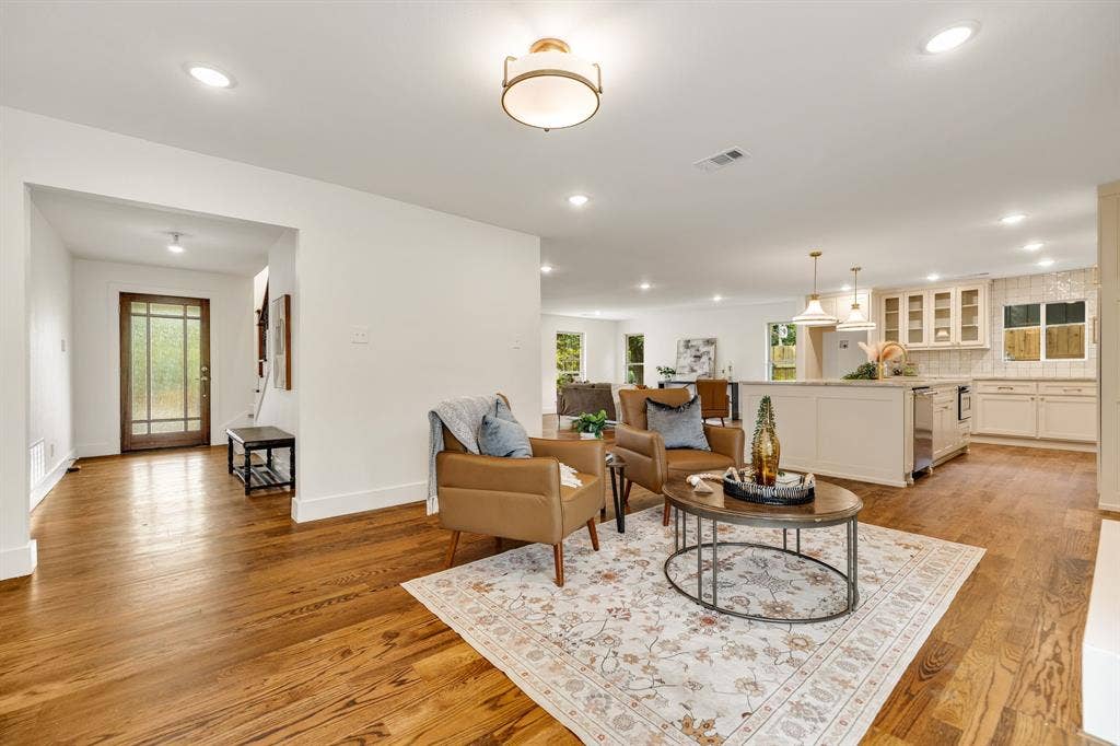 9339 Springwater Drive, Dallas, TX 75228 9339 Springwater Drive, Dallas, TX 75228