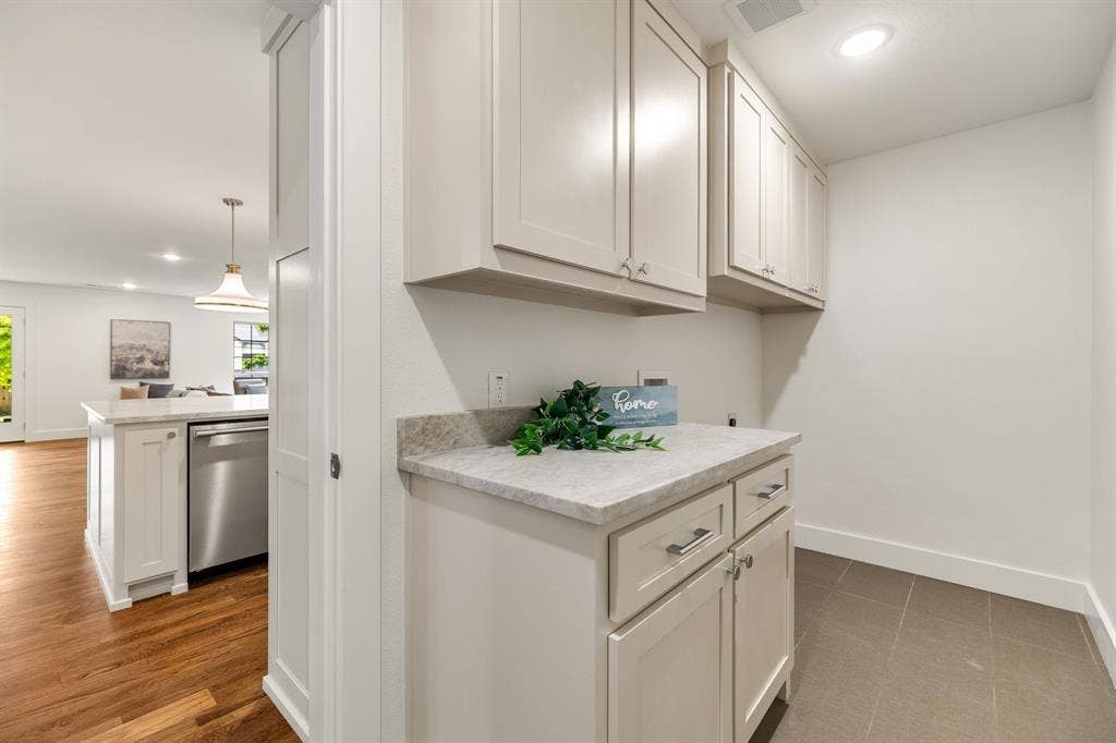 9339 Springwater Drive, Dallas, TX 75228 9339 Springwater Drive, Dallas, TX 75228
