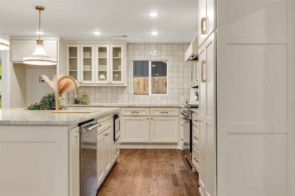 9339 Springwater Drive, Dallas, TX 75228 9339 Springwater Drive, Dallas, TX 75228