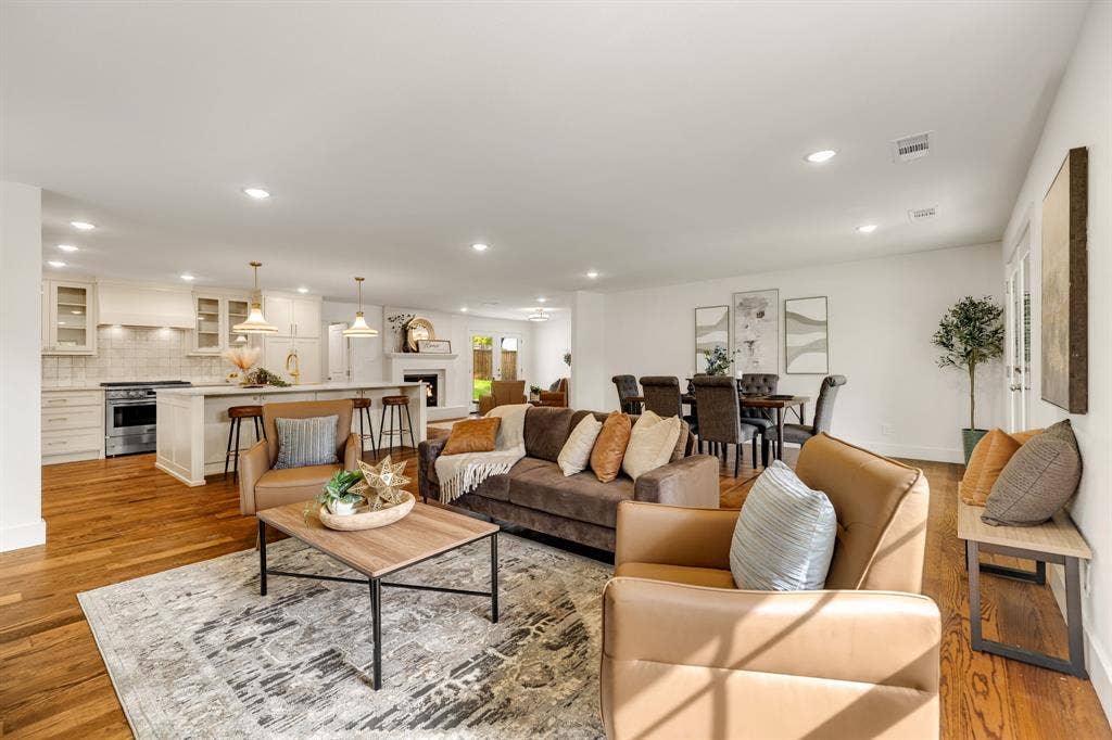 9339 Springwater Drive, Dallas, TX 75228 9339 Springwater Drive, Dallas, TX 75228