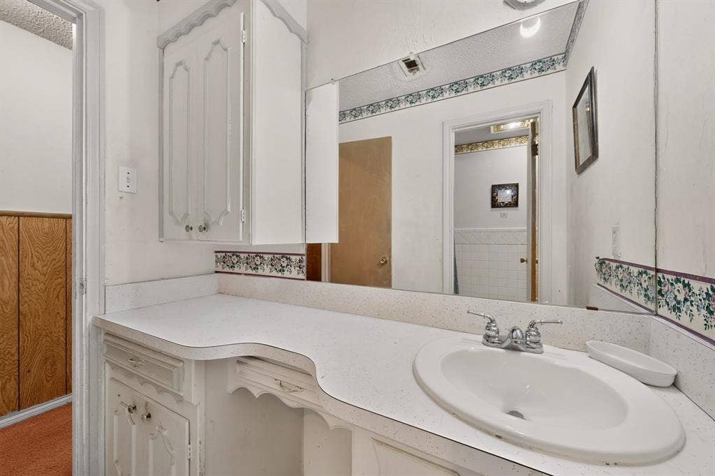 2718 Mossglen Drive, Dallas, TX 75227 2718 Mossglen Drive, Dallas, TX 75227