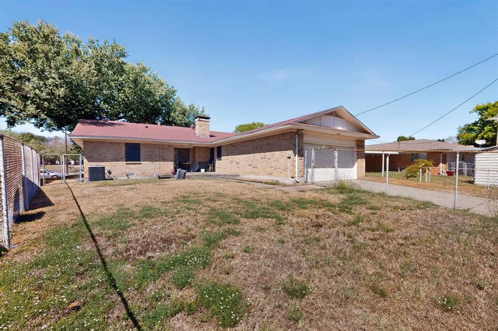 2718 Mossglen Drive, Dallas, TX 75227 2718 Mossglen Drive, Dallas, TX 75227